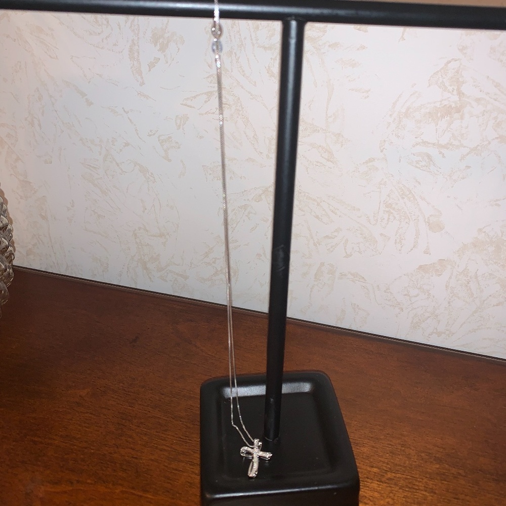 !FIRM!  Genuine Diamond 18” Sterling Silver Necklace w 1/10 Ct Tw Cross Pendant